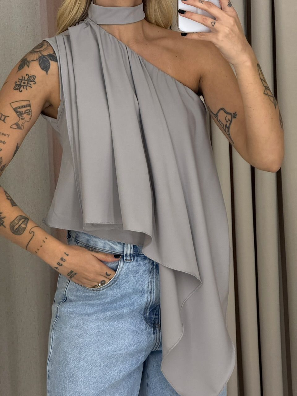 BLUSA ZOE GOLA ASSIMÉTRICA Cinza