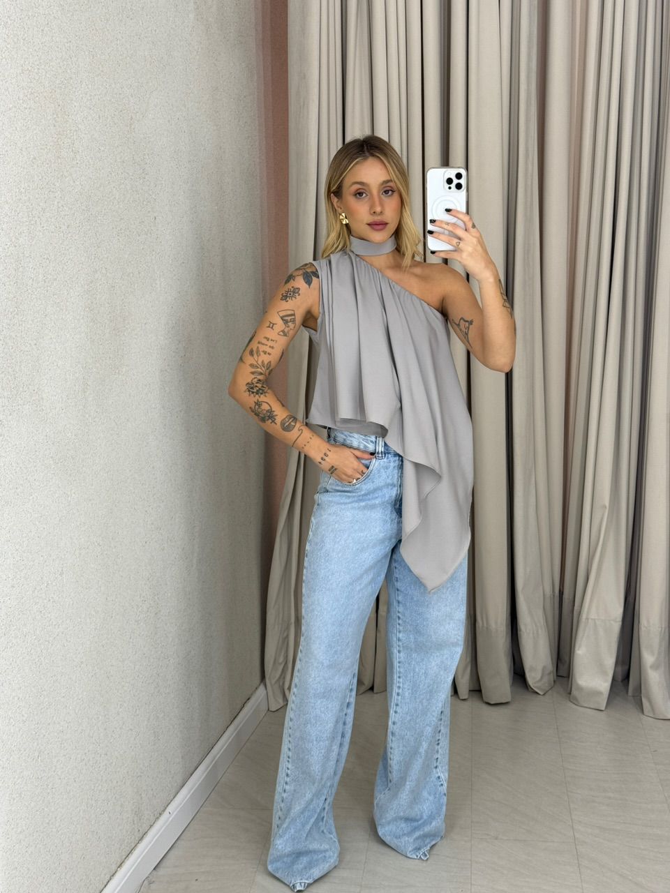 BLUSA ZOE GOLA ASSIMÉTRICA Cinza