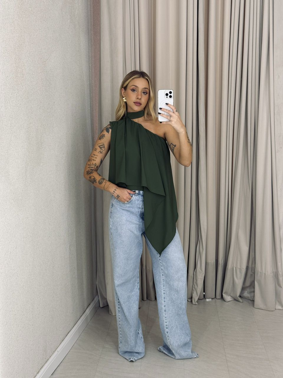 BLUSA ZOE GOLA ASSIMÉTRICA verde