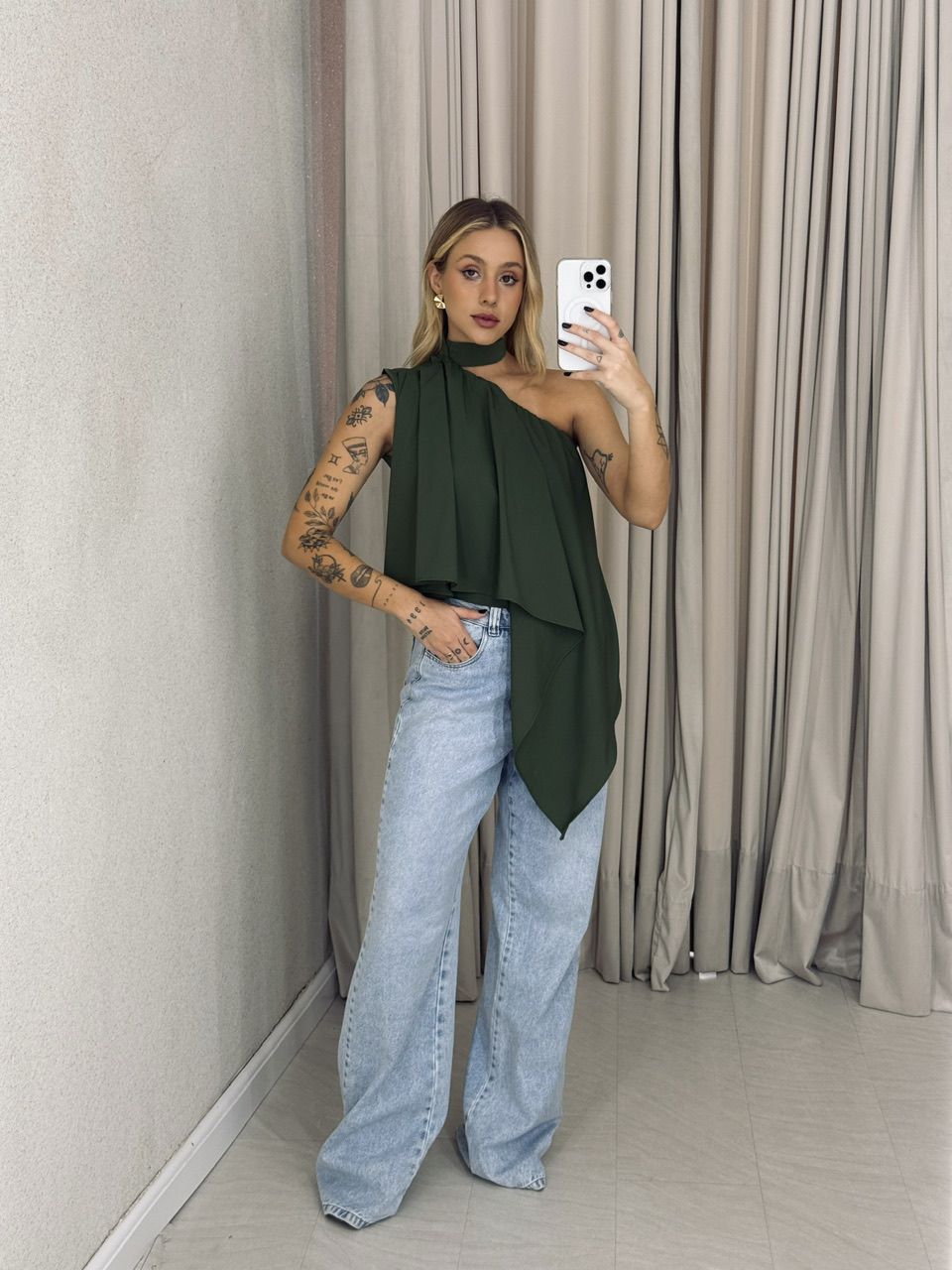 BLUSA ZOE GOLA ASSIMÉTRICA verde