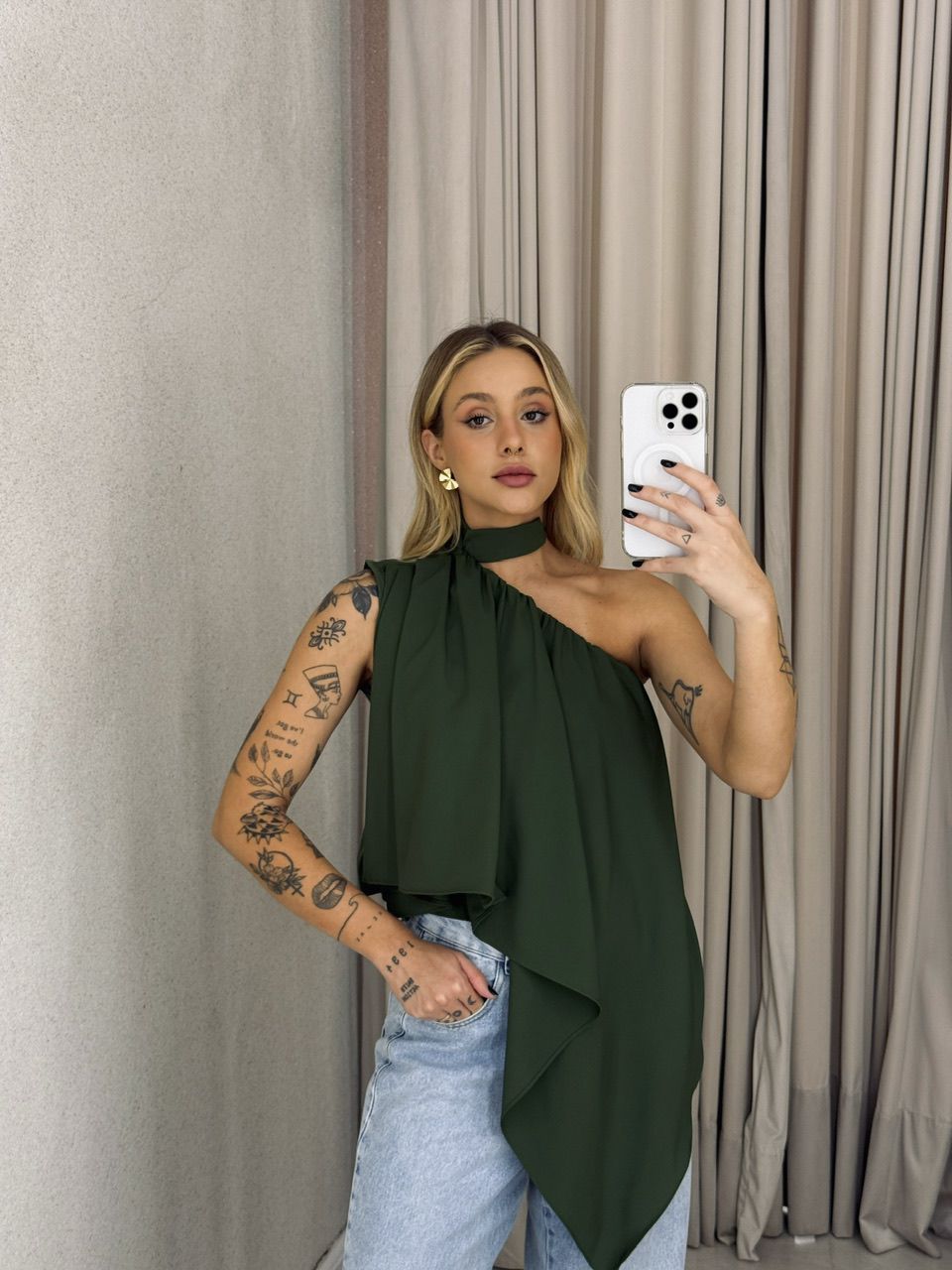 BLUSA ZOE GOLA ASSIMÉTRICA verde - 0061870014 - CAROLLA FERRARO