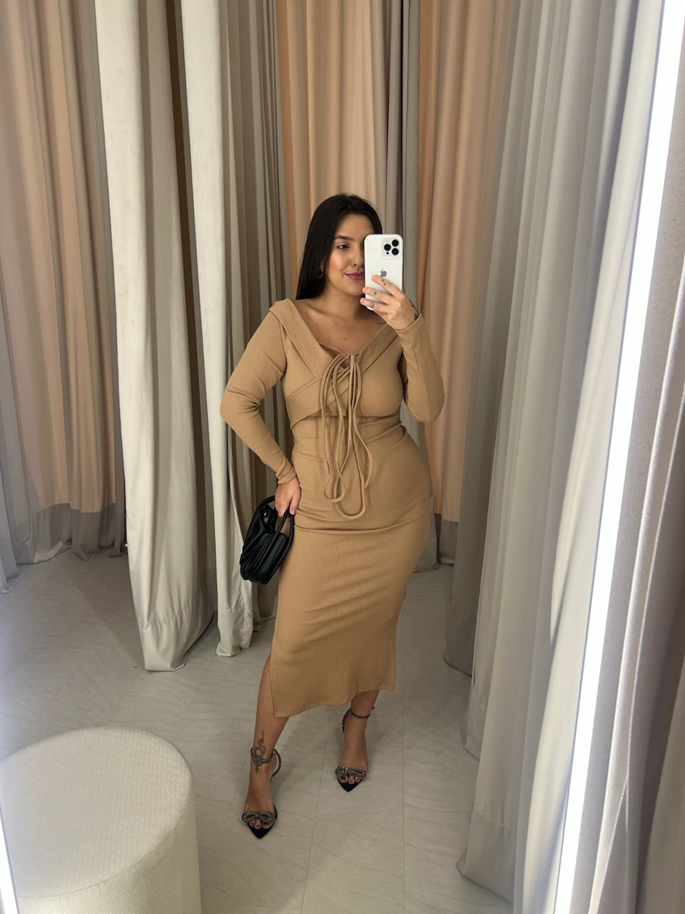 VESTIDO CÁSSIA ANARRUGA NUDE