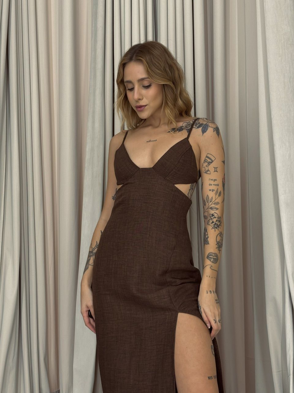 VESTIDO FABIANA DECOTE MARROM