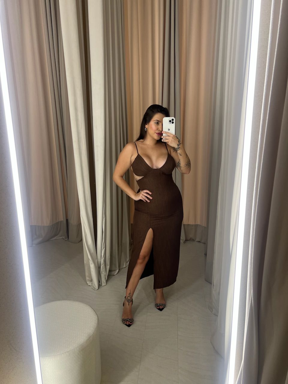 VESTIDO FABIANA DECOTE MARROM