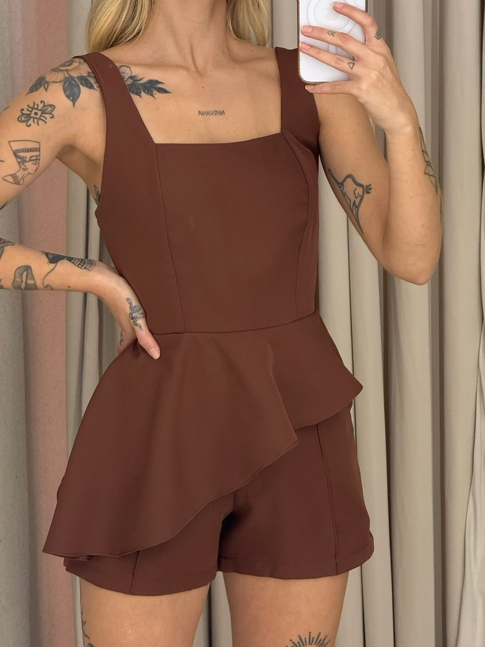 CONJUNTO EVA BLUSA ASSIMÉTRICA MARROM
