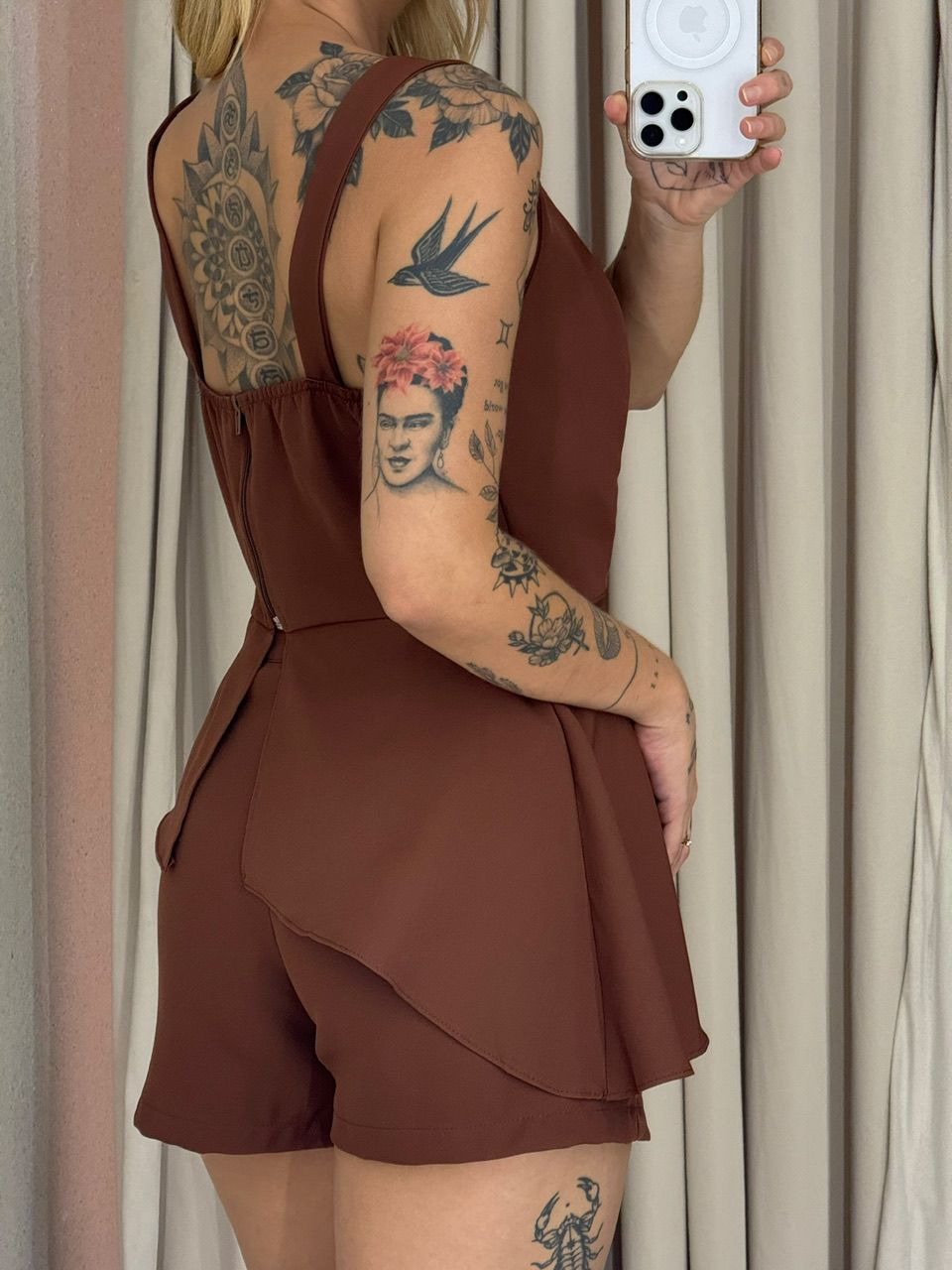 CONJUNTO EVA BLUSA ASSIMÉTRICA MARROM