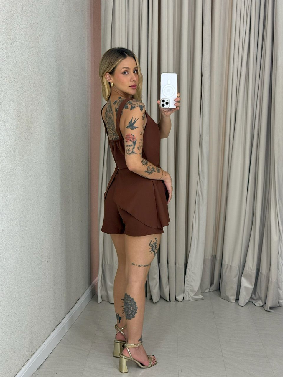 CONJUNTO EVA BLUSA ASSIMÉTRICA MARROM