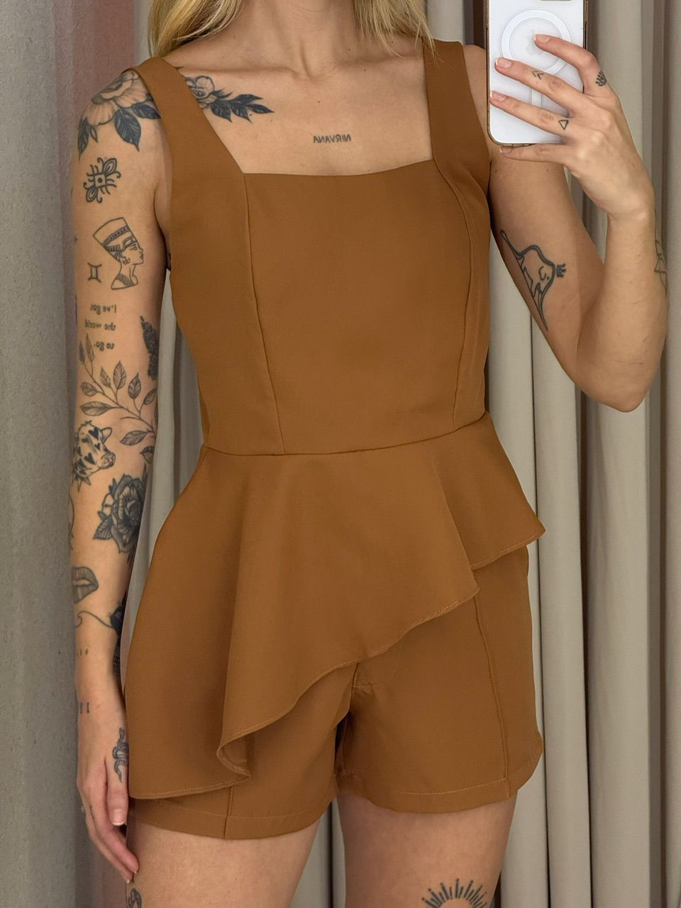 CONJUNTO EVA BLUSA ASSIMÉTRICA NUDE