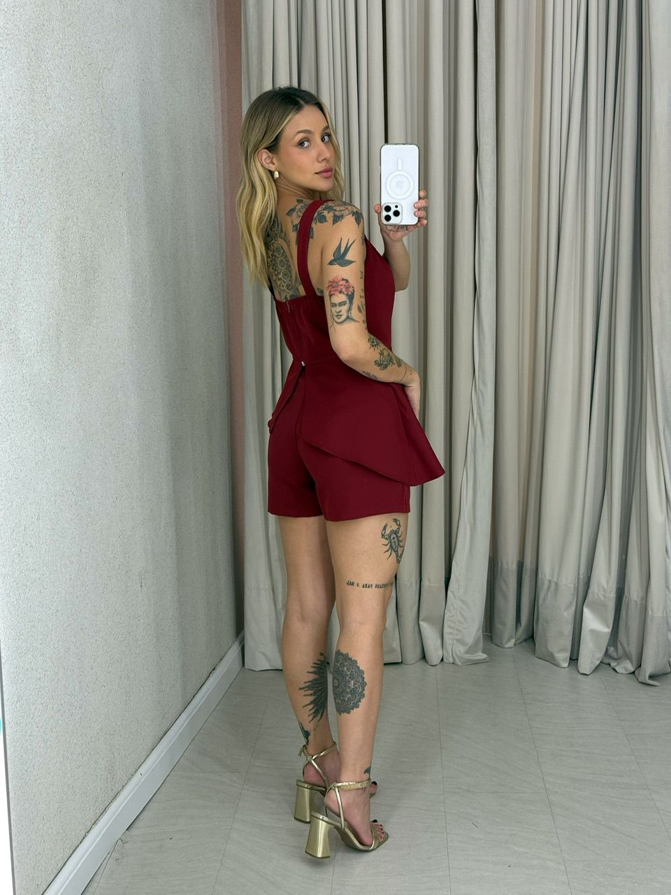 CONJUNTO EVA BLUSA ASSIMÉTRICA VINHO