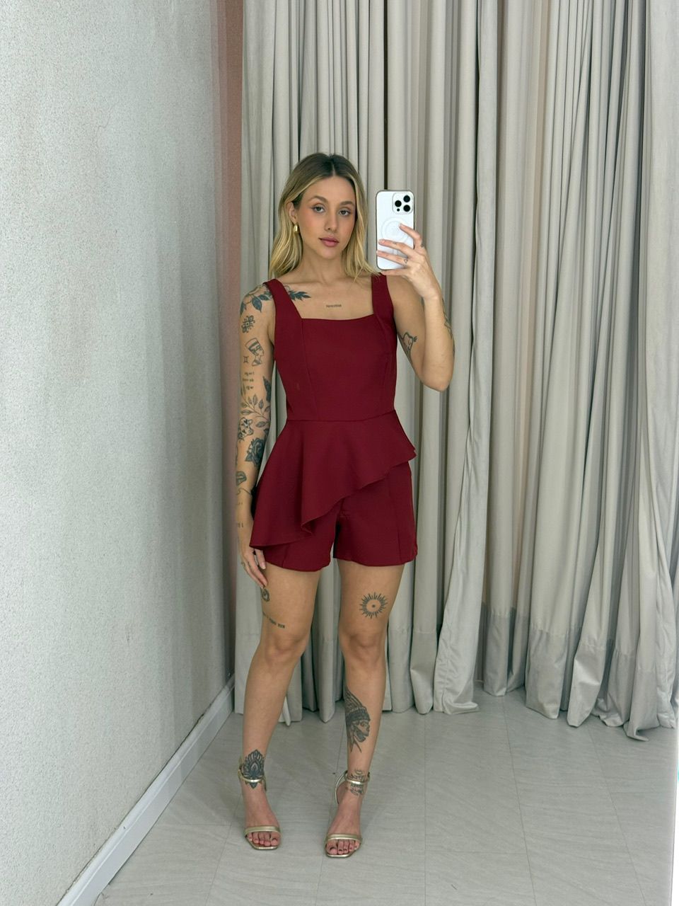 CONJUNTO EVA BLUSA ASSIMÉTRICA VINHO