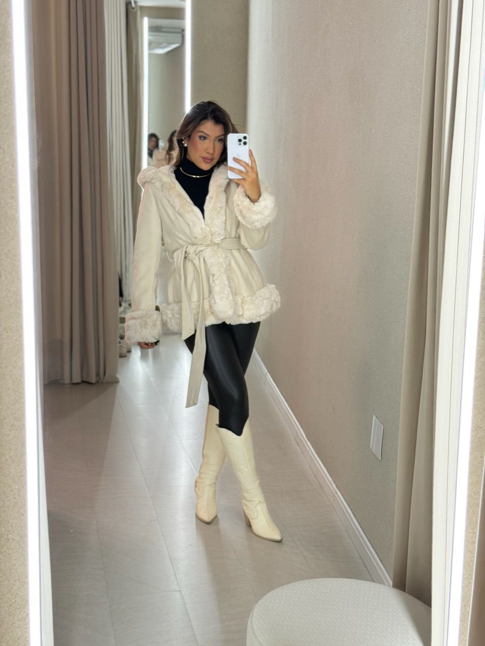 CASACO ELAINE PELINHOS OFF