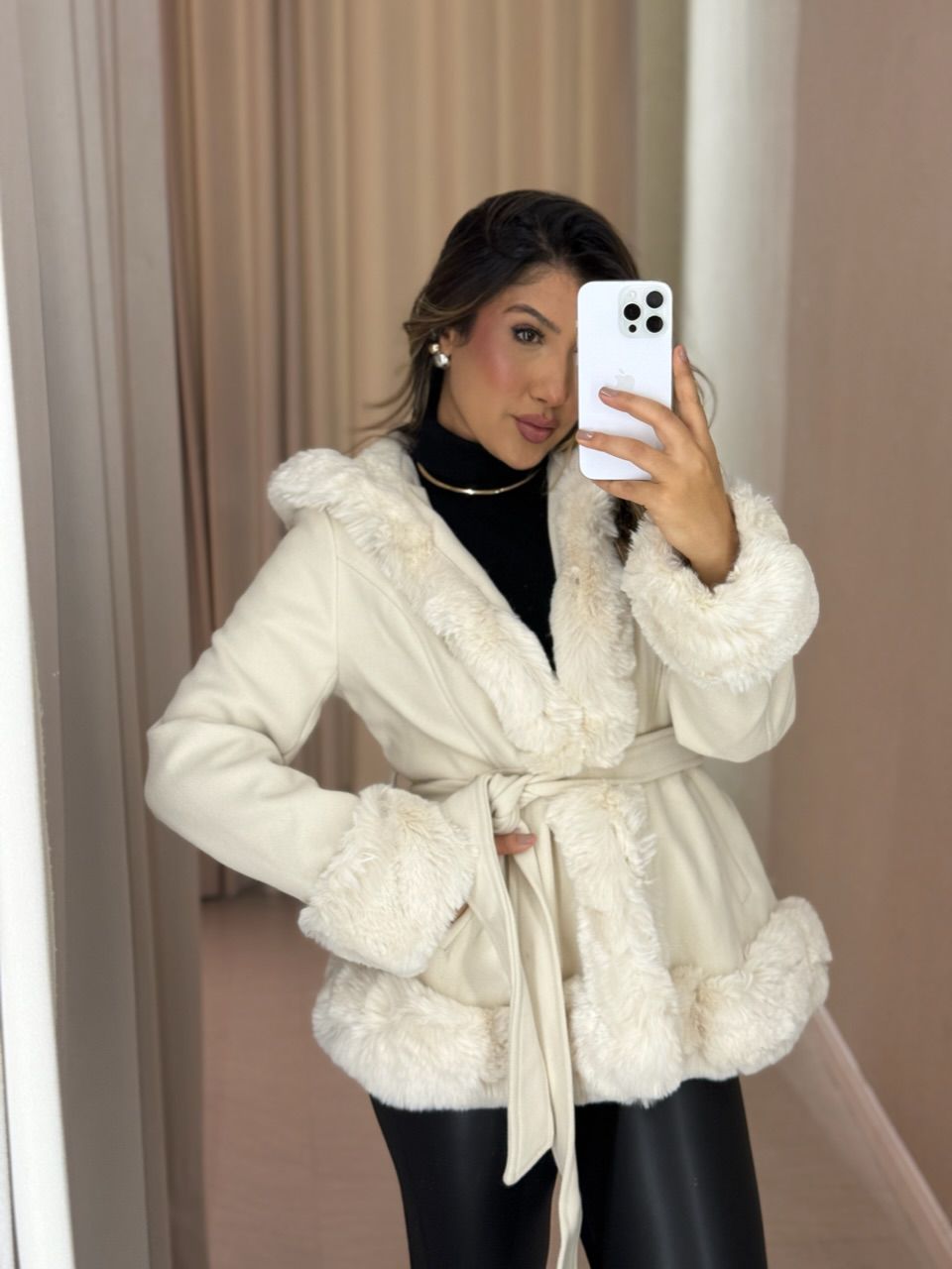 CASACO ELAINE PELINHOS OFF