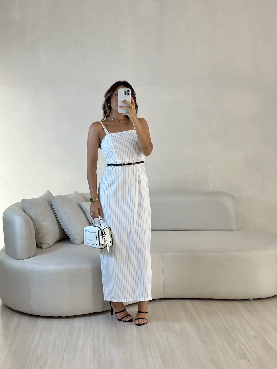 VESTIDO ANA CLÁUDIA RISCA DE GIZ BRANCO