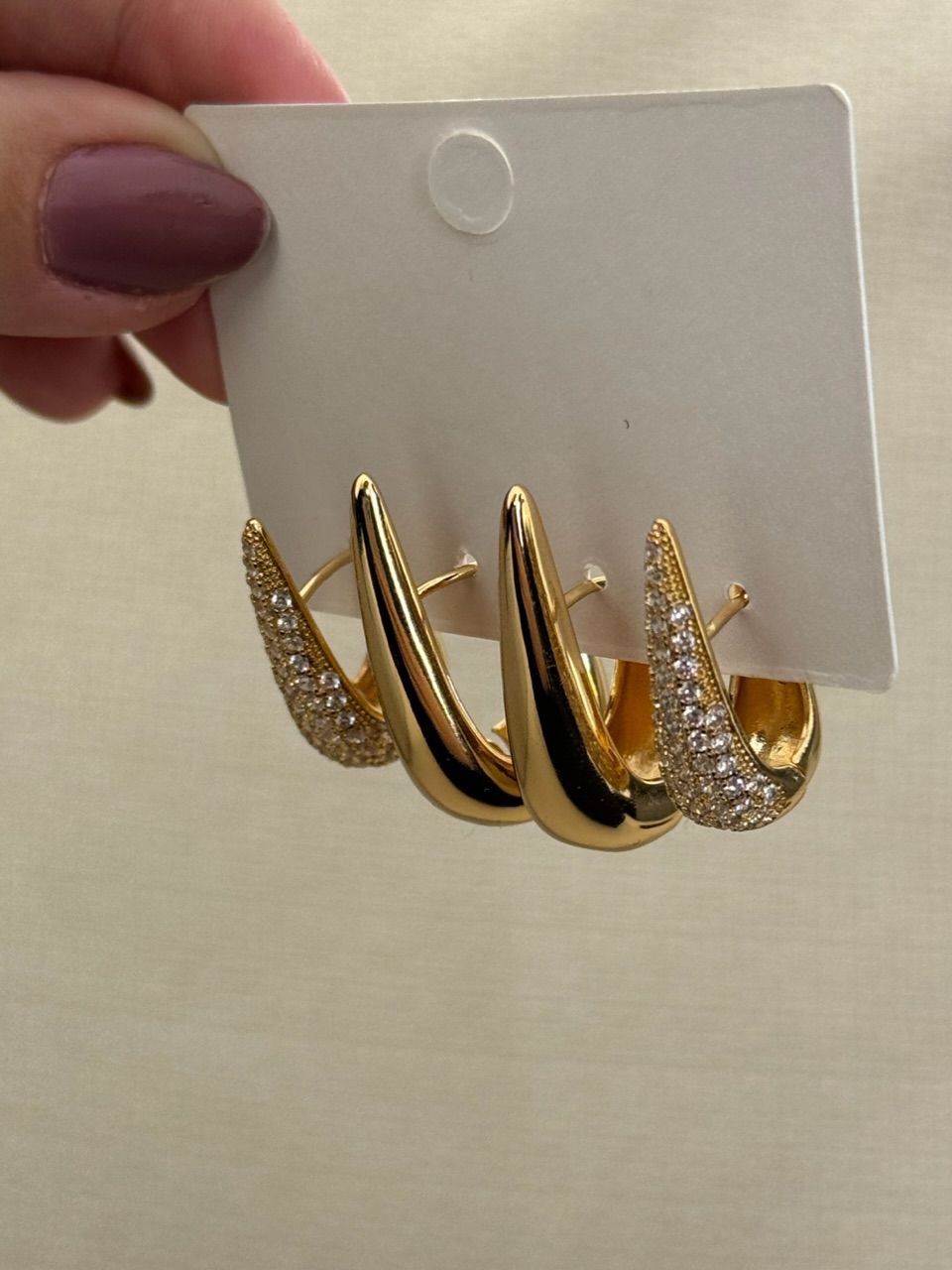 CONJUNTO BRINCO GOTA ALONGADA DOURADO