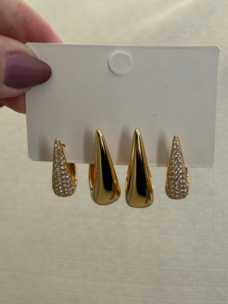 CONJUNTO BRINCO GOTA ALONGADA DOURADO