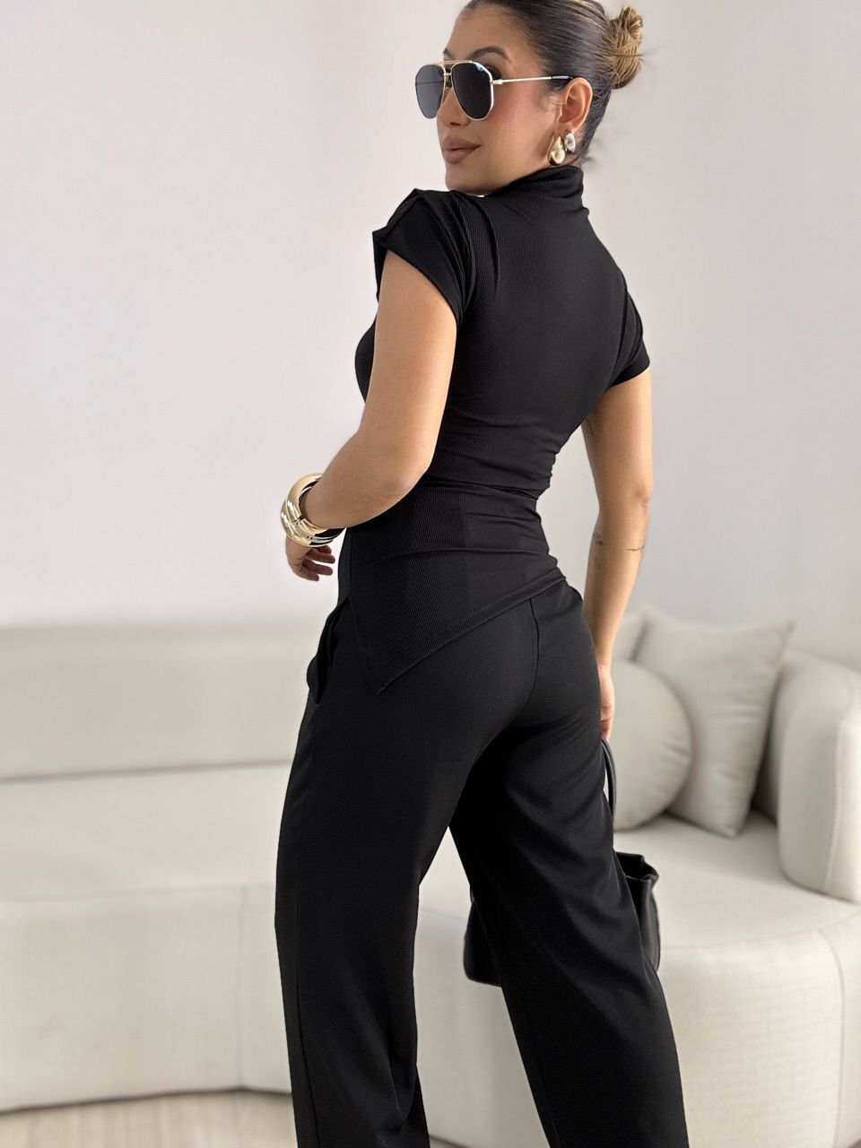 BLUSA CARLA ASSIMÉTRICA PRETA