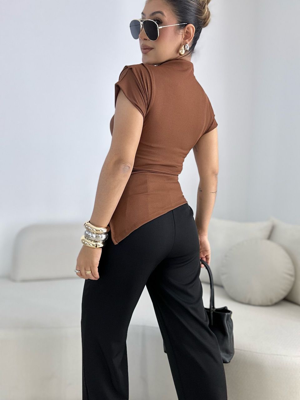 BLUSA CARLA ASSIMÉTRICA MARROM