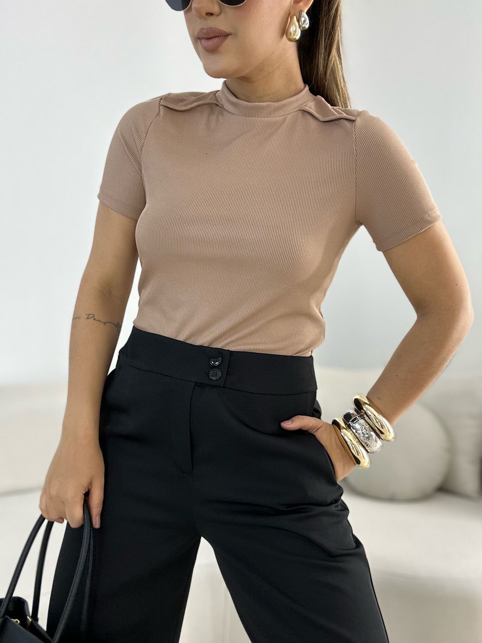 BLUSA KIARA GOLA NUDE - 0066780049 - CAROLLA FERRARO
