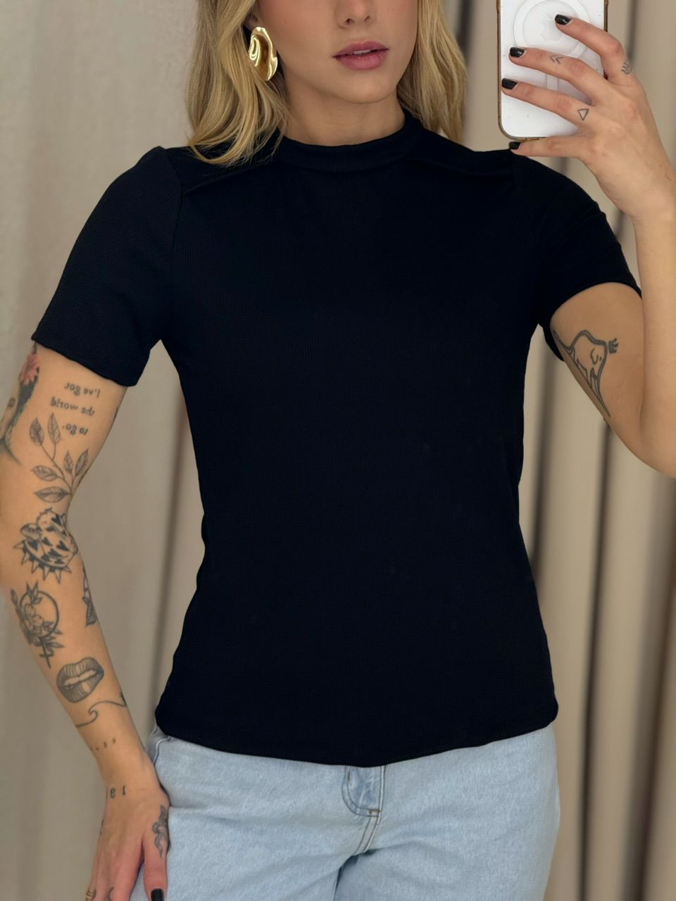BLUSA KIARA GOLA PRETA