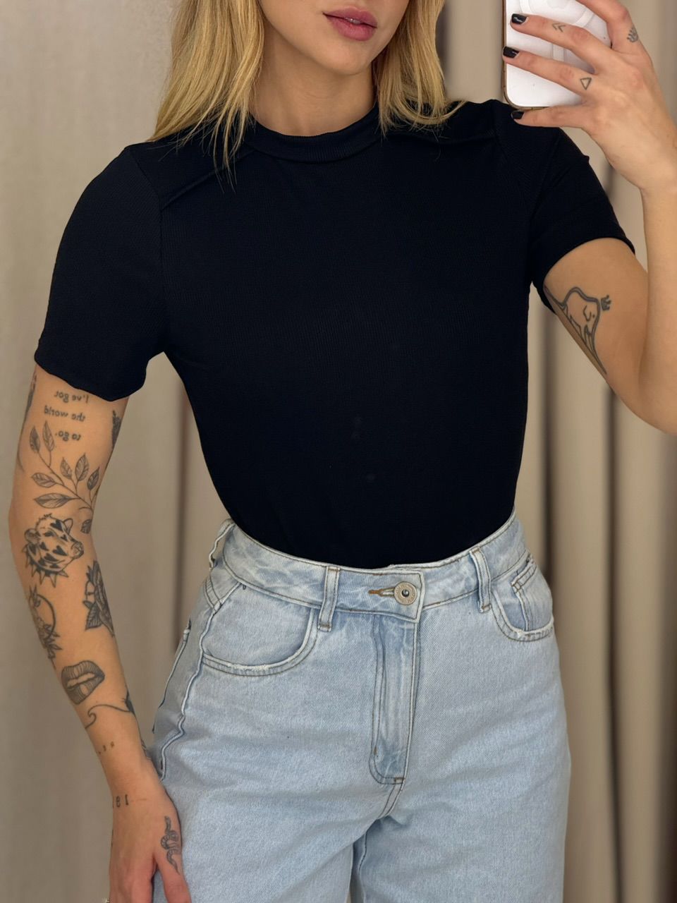 BLUSA KIARA GOLA PRETA