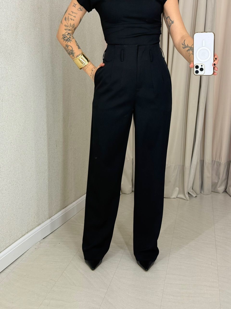 CALÇA MARI RETA PRETA - 0066830033 - CAROLLA FERRARO