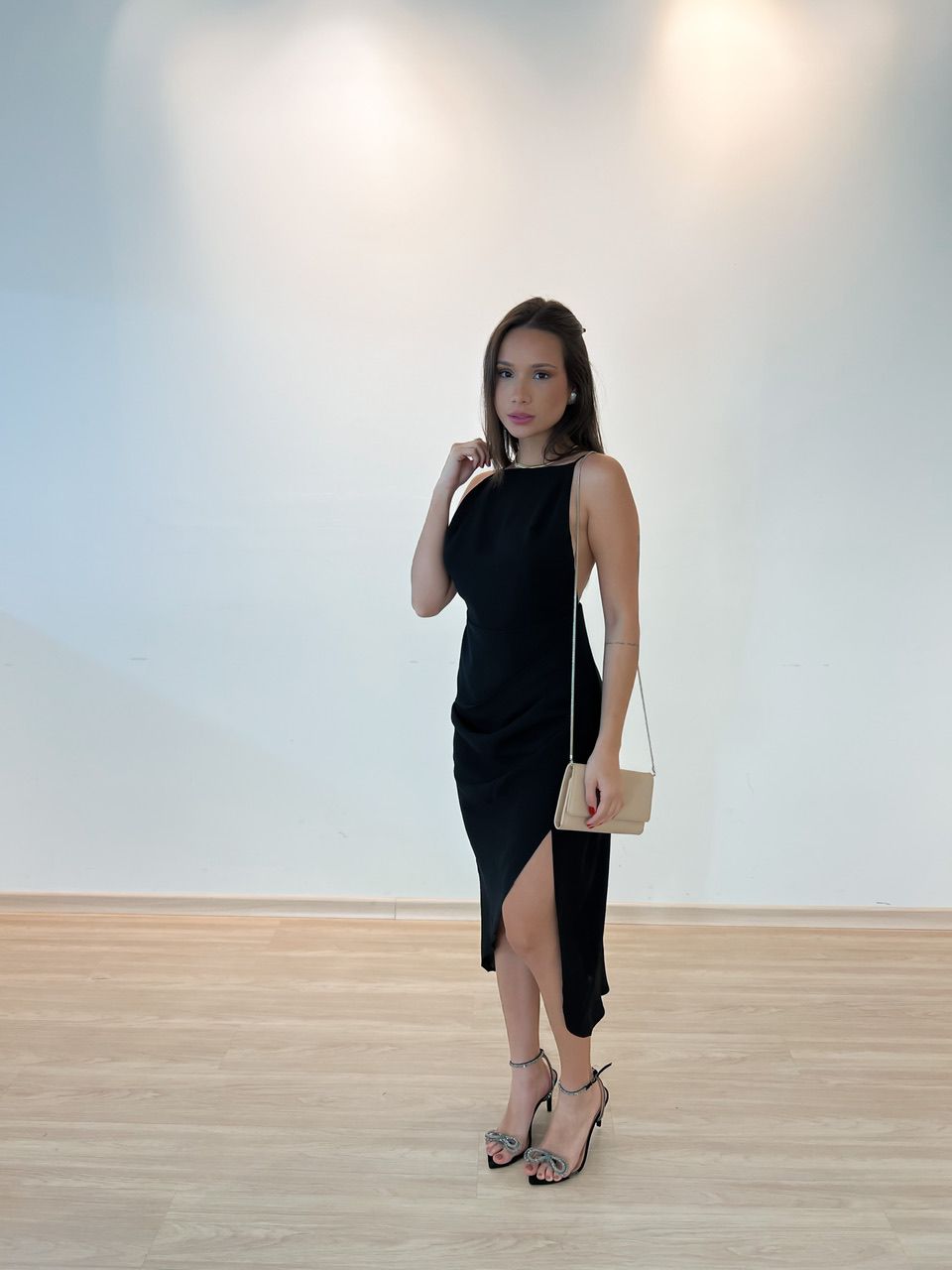 VESTIDO ISIS MIDI PRETO