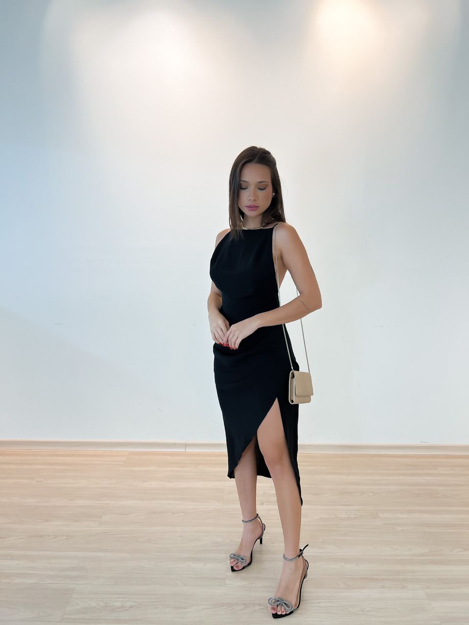 VESTIDO ISIS MIDI PRETO