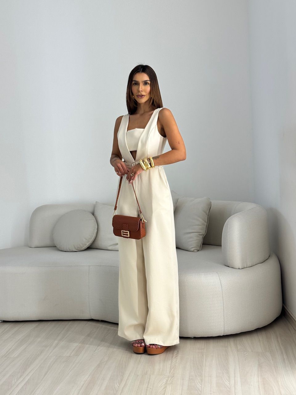 MACACÃO ELIZA ALÇA AREIA - 0068130110 - CAROLLA FERRARO