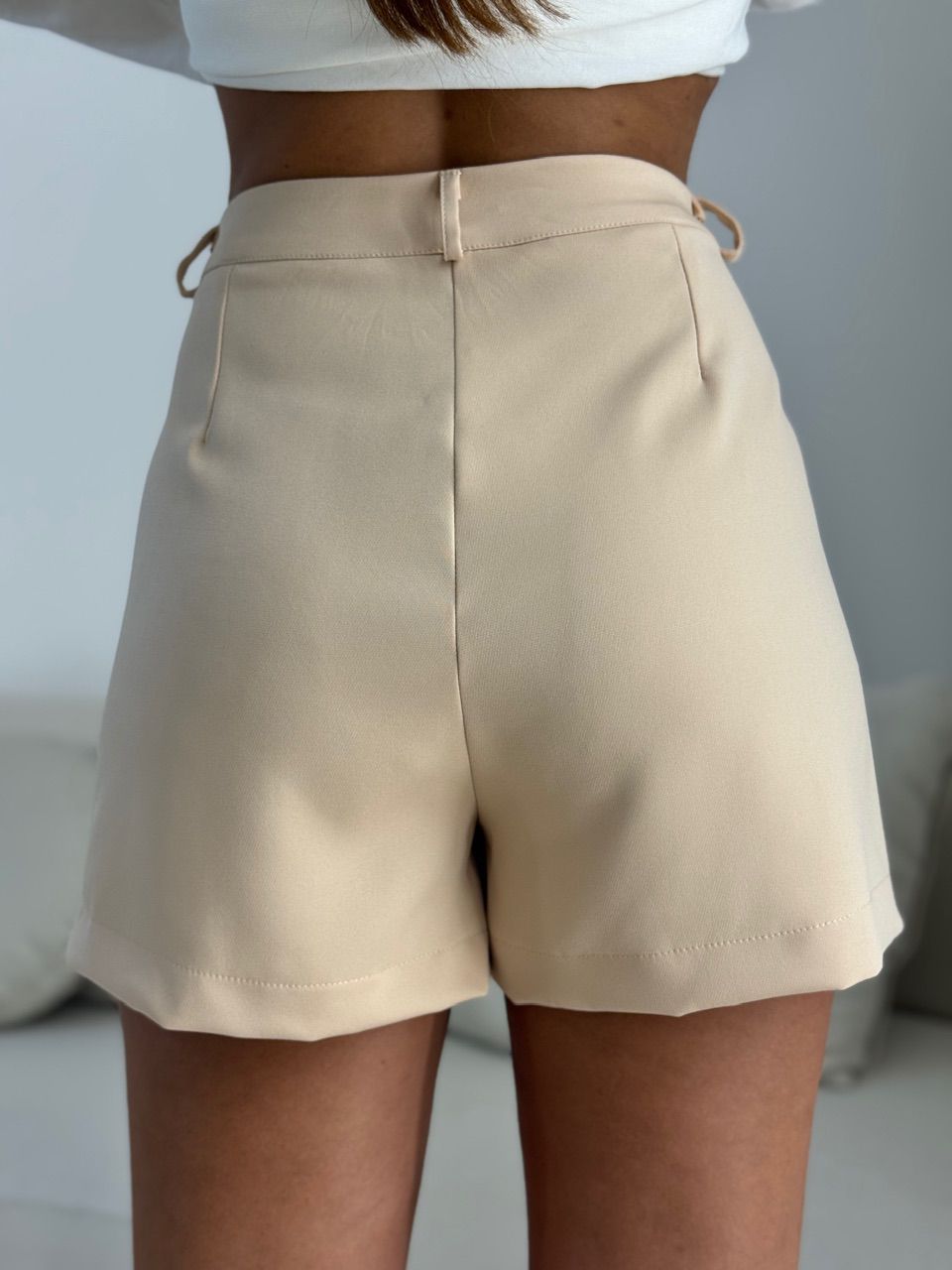 SHORT SAIA HELENA ALFAIATARIA AREIA