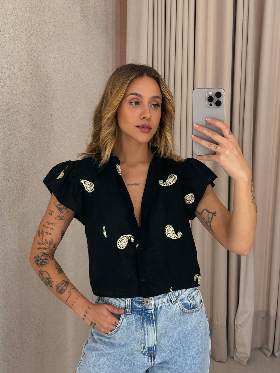 CAMISA BOTÕES GOTA PRETA - 0056650033 - CAROLLA FERRARO