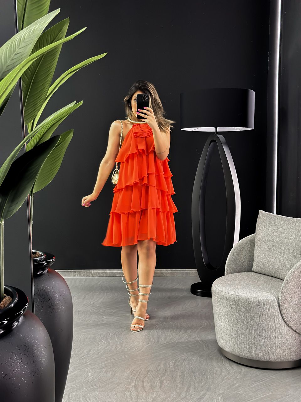 VESTIDO MIA CURTO BABADO LARANJA