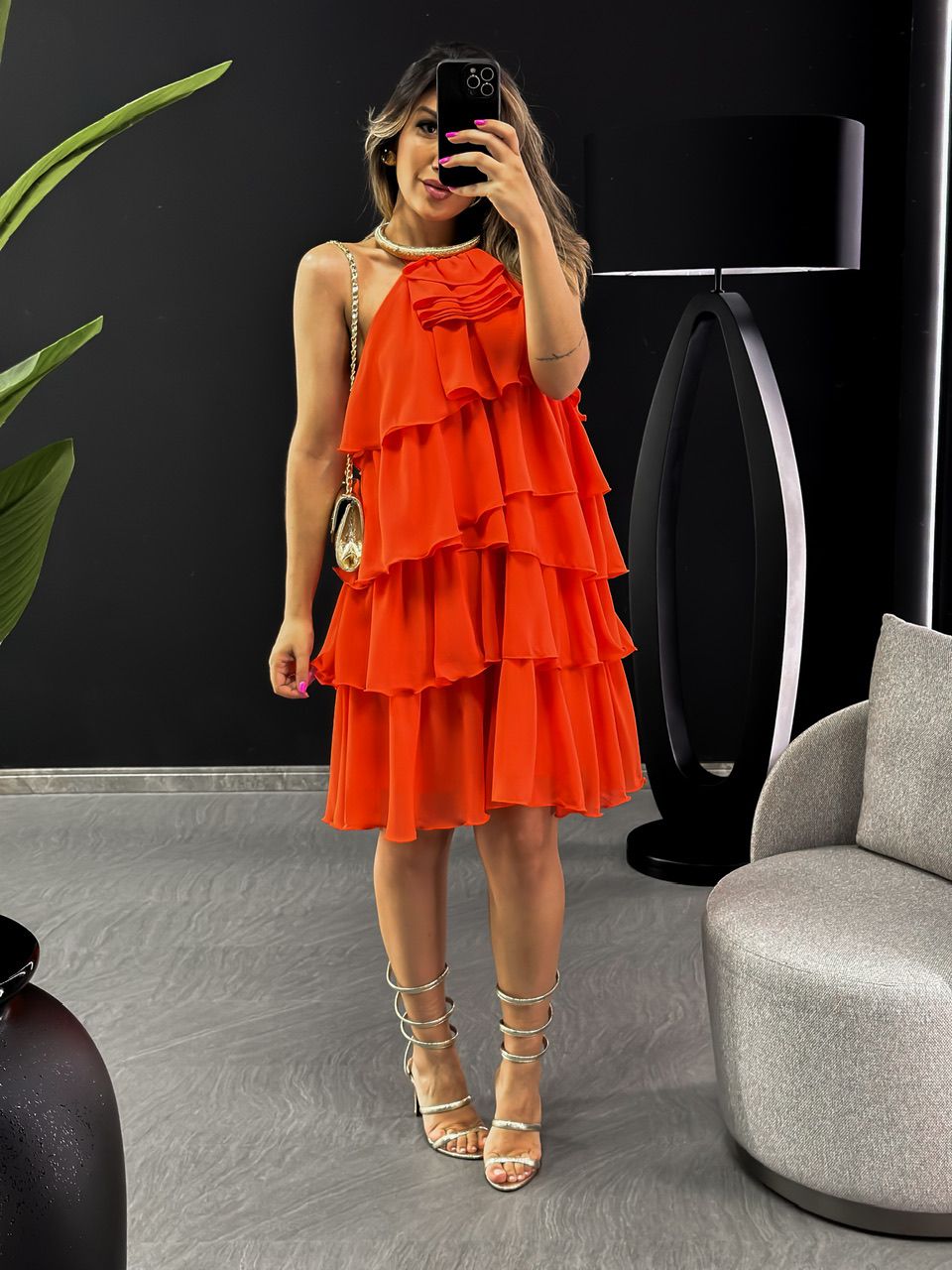 VESTIDO MIA CURTO BABADO LARANJA