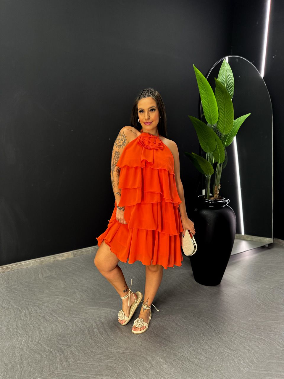 VESTIDO MIA CURTO BABADO LARANJA