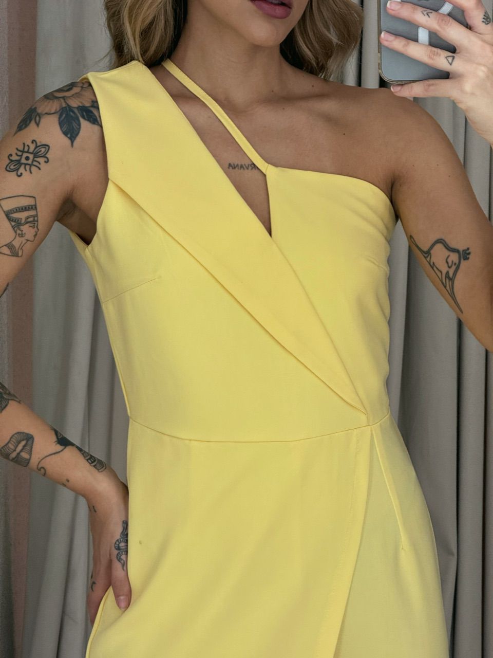 MACACÃO AGNES NULA MANGA AMARELO