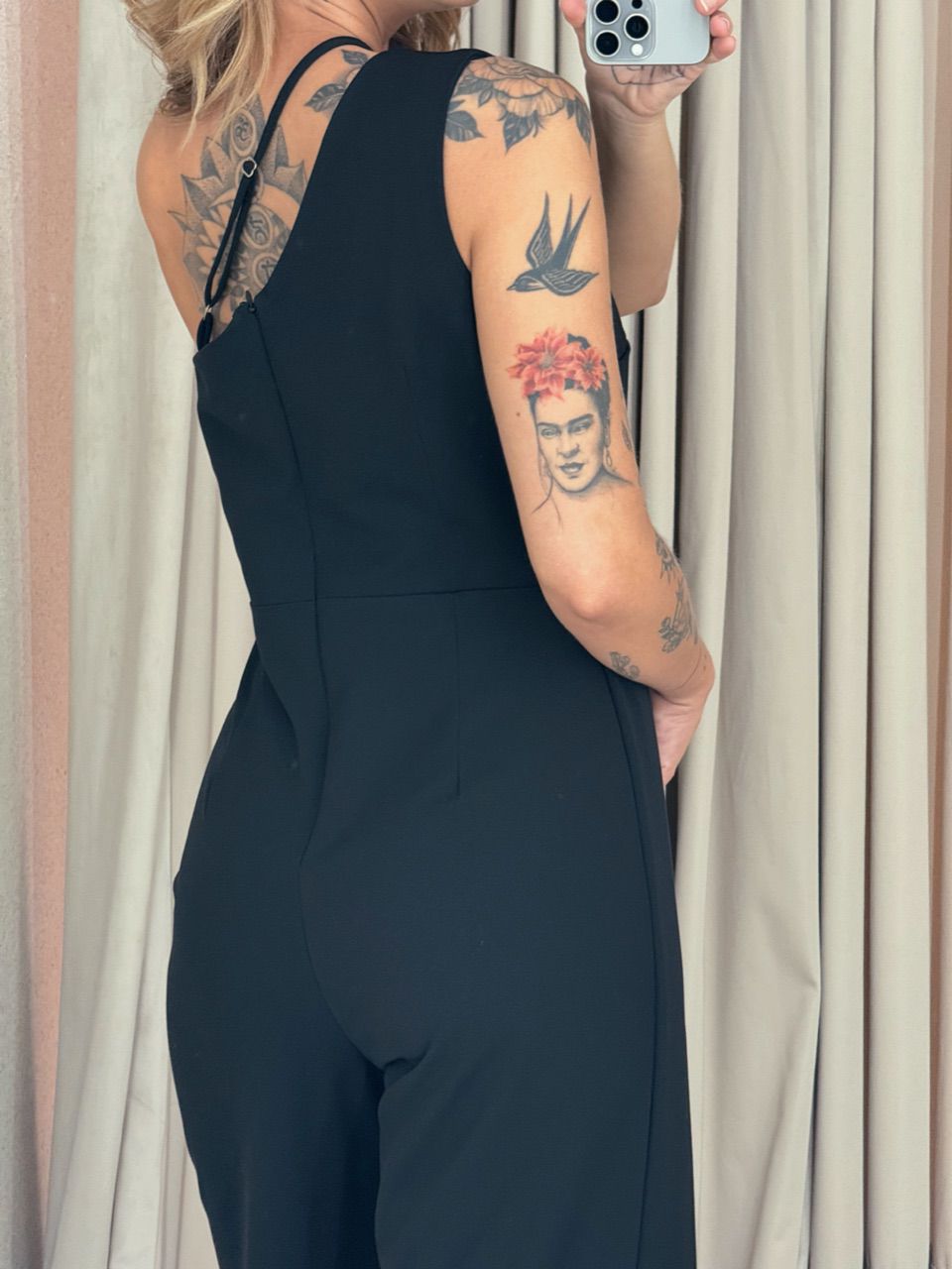 MACACÃO AGNES NULA MANGA PRETO