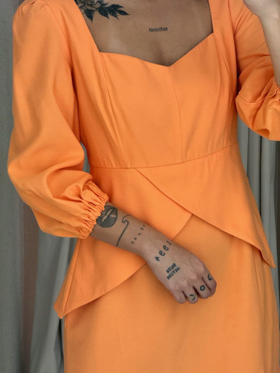 VESTIDO ANGELITA MANGA BUFANTE LARANJA