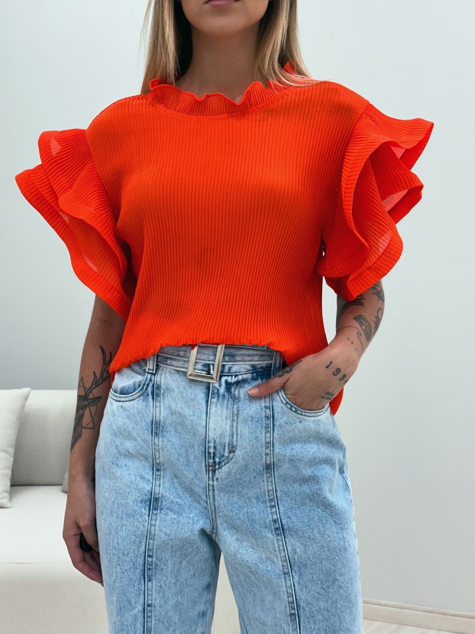 BLUSA BIANCA PLISSADA LARANJA