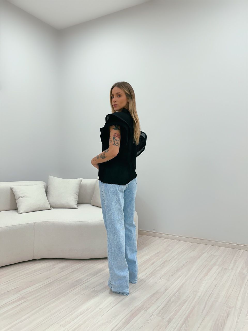 BLUSA BIANCA PLISSADA PRETA