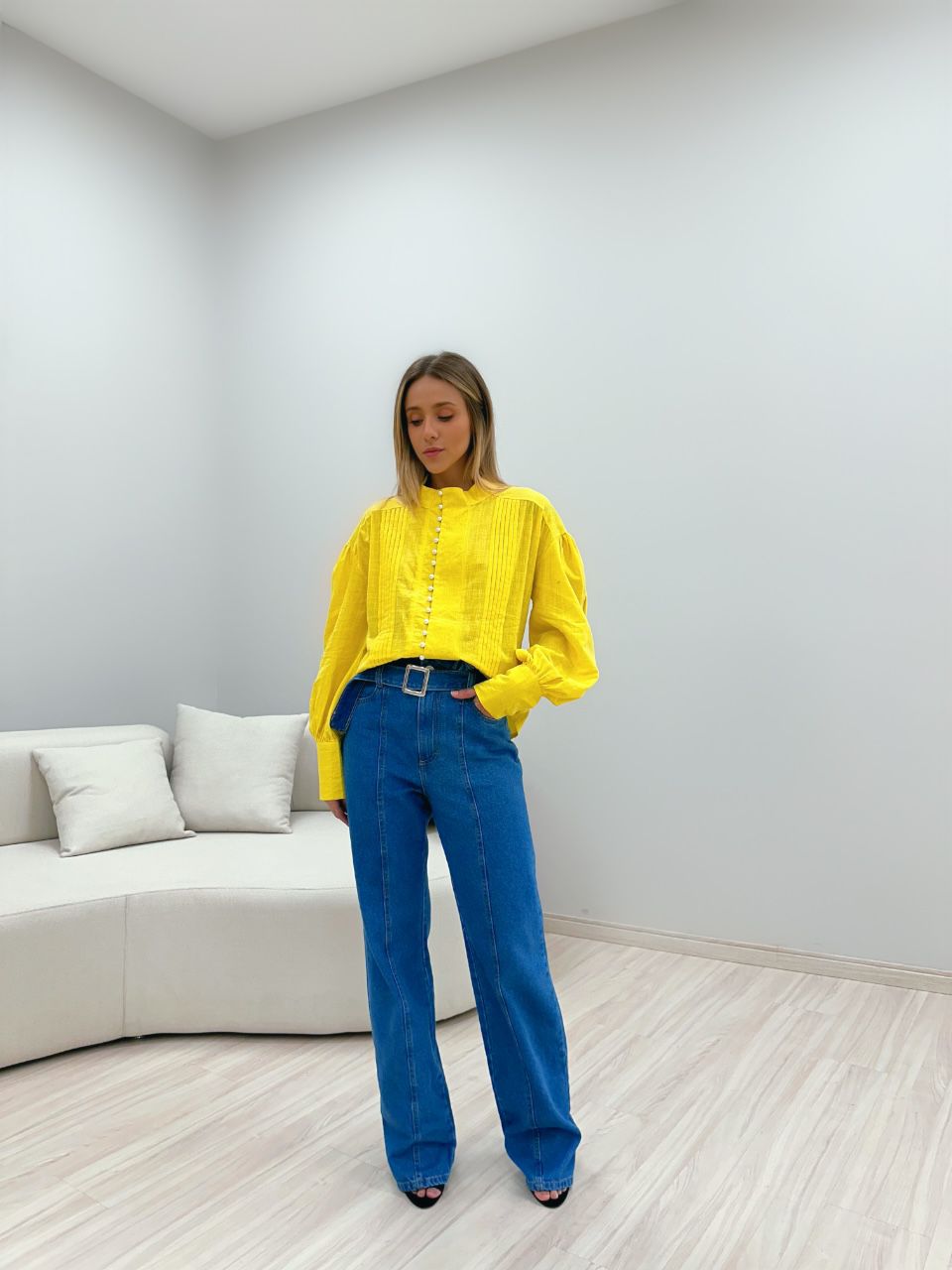 CAMISA BOTÕES PÉROLA AMARELA - 0049100112 - CAROLLA FERRARO