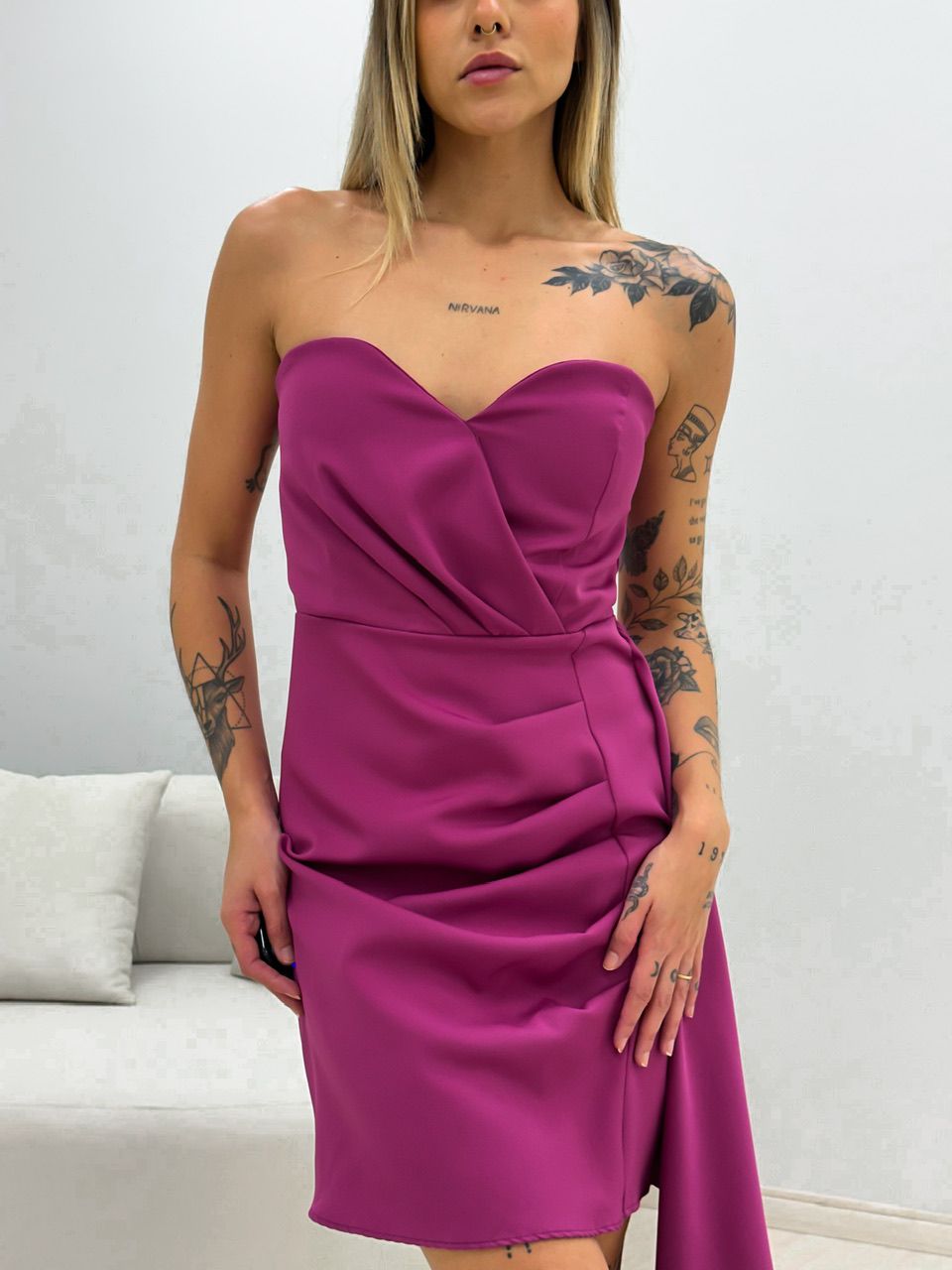 VESTIDO ISABELA CURTO FUCSIA