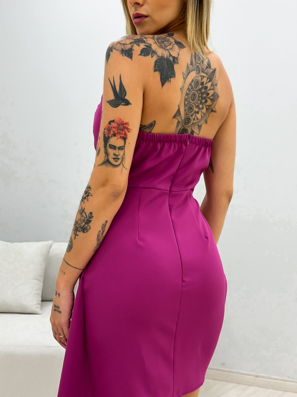 VESTIDO ISABELA CURTO FUCSIA