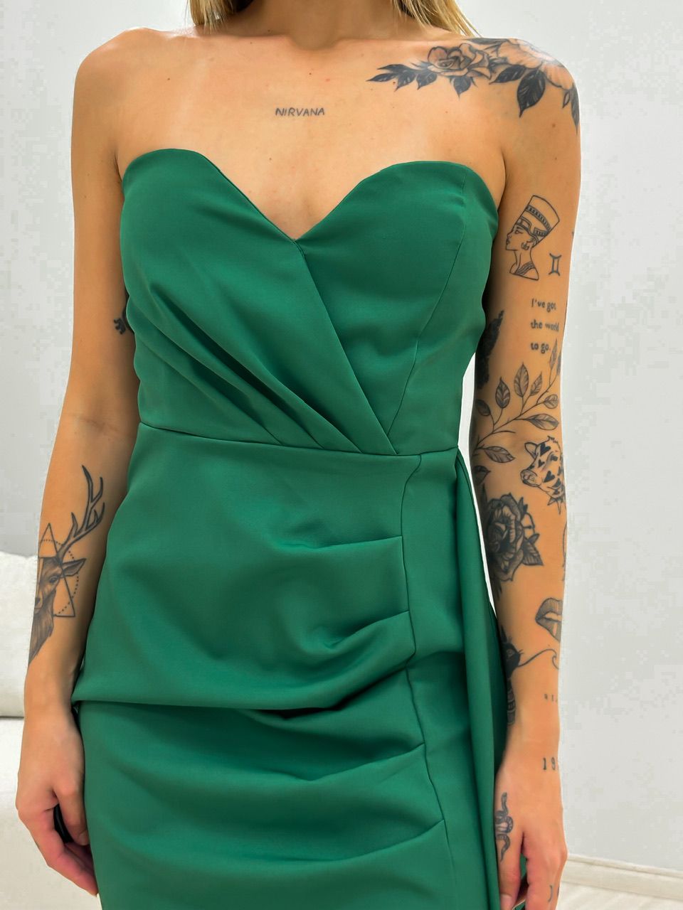 VESTIDO ISABELA CURTO VERDE