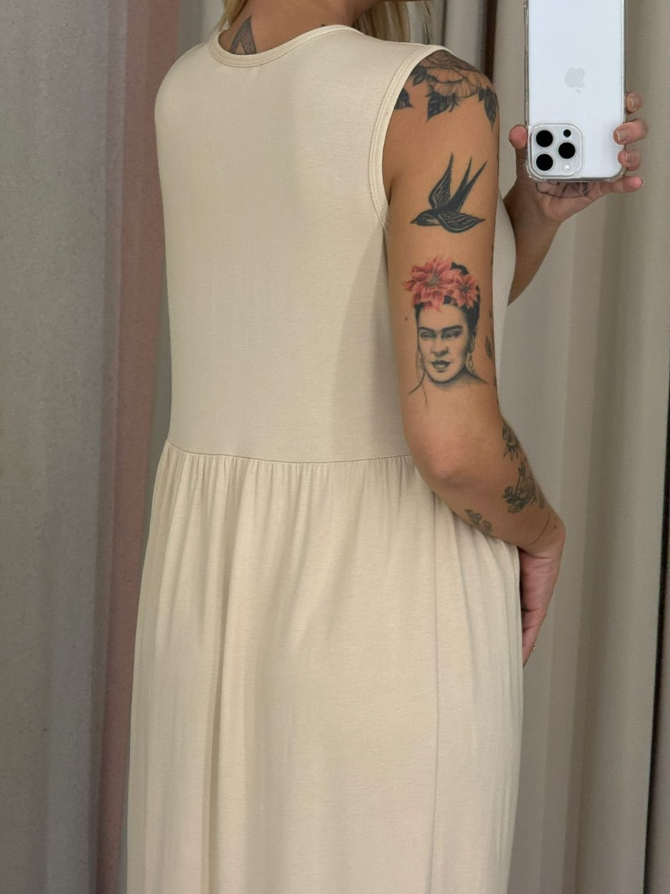 VESTIDO GILDA CAVADO Areia