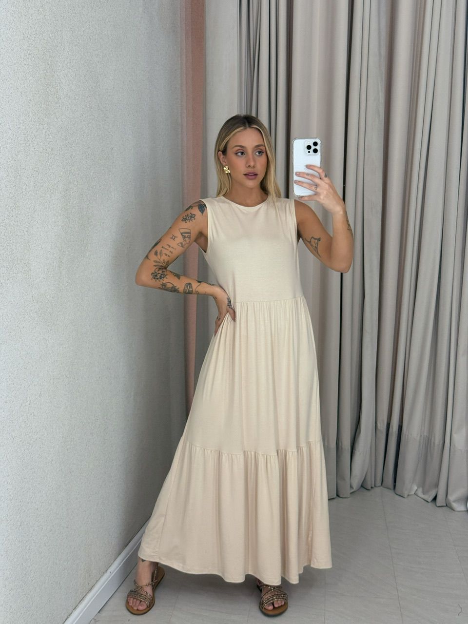 VESTIDO GILDA CAVADO Areia - 0059440110 - CAROLLA FERRARO