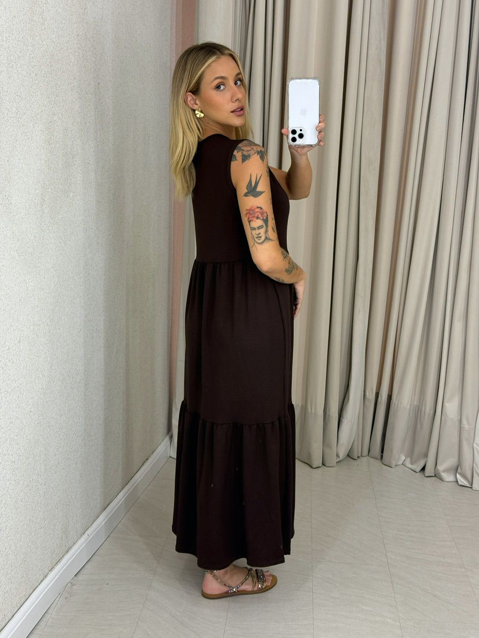 VESTIDO GILDA CAVADO Marrom
