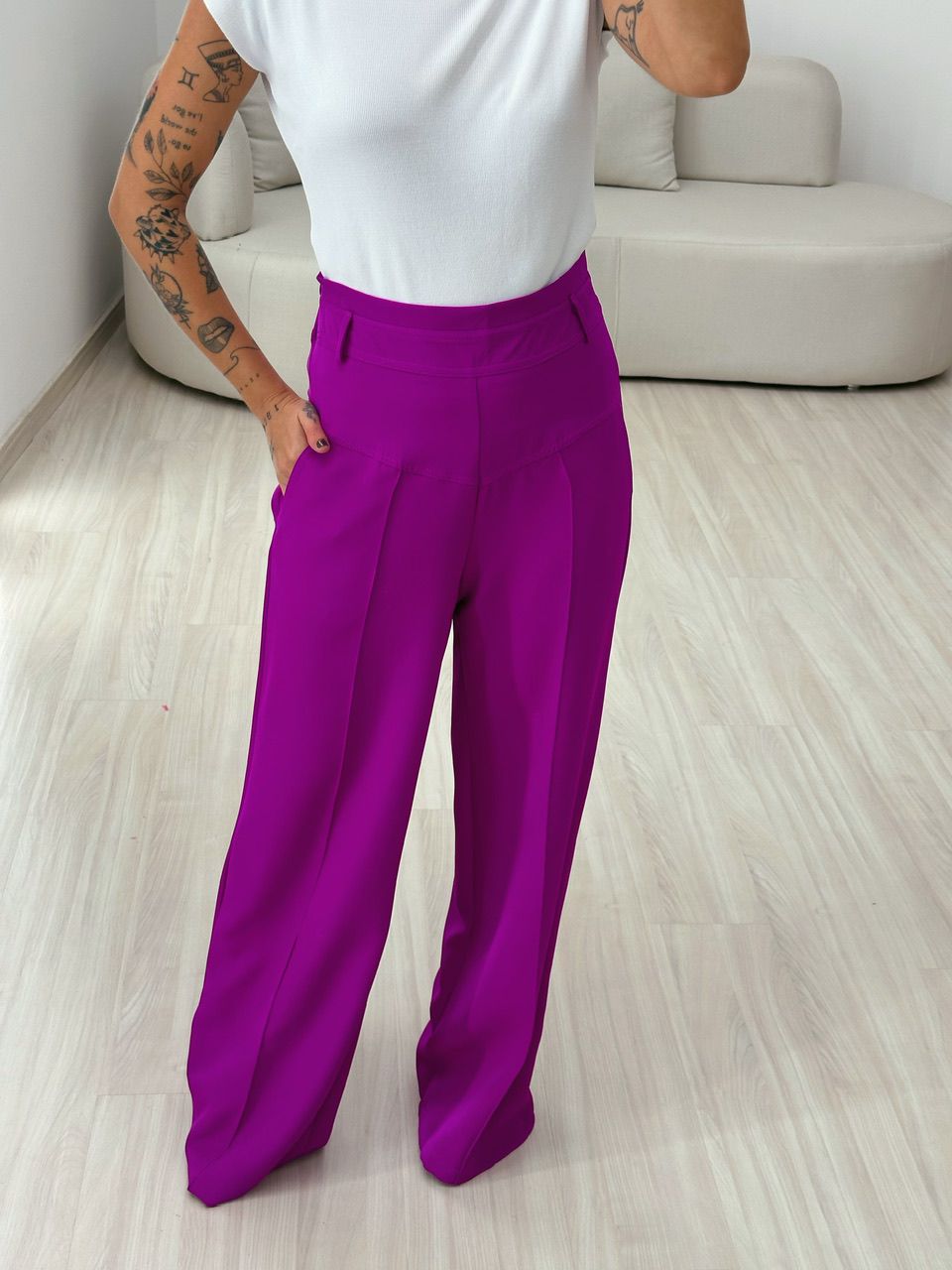 CALÇA MARTA CÓS ALTO PANTALONA FUCSIA - 0050120120... - CAROLLA FERRARO