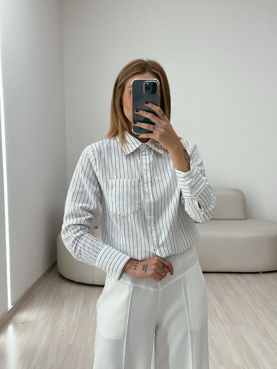 CAMISA OLIVIA LISTRADA BRANCA