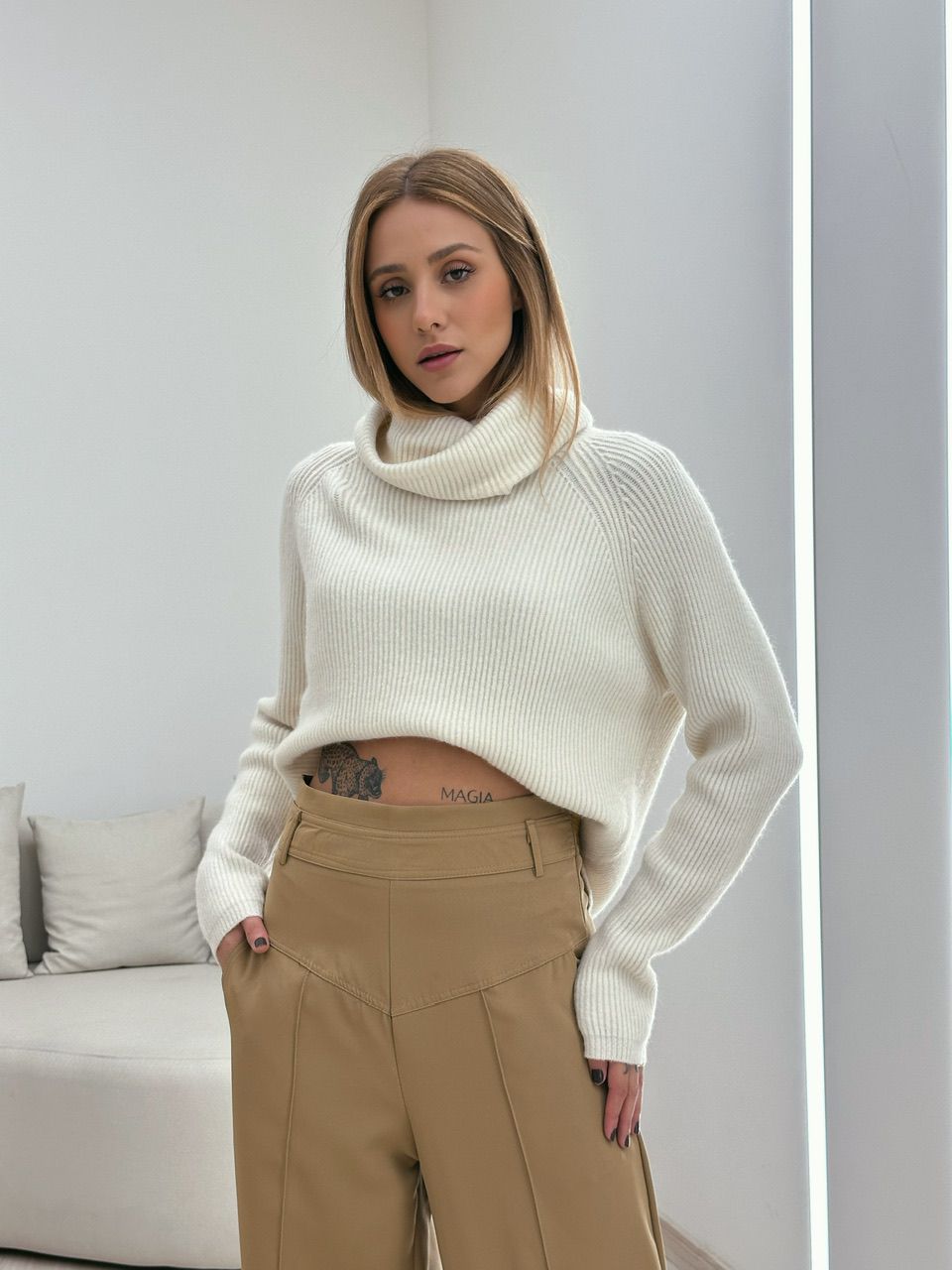 TRICOT GOLA ALTA MARFIM