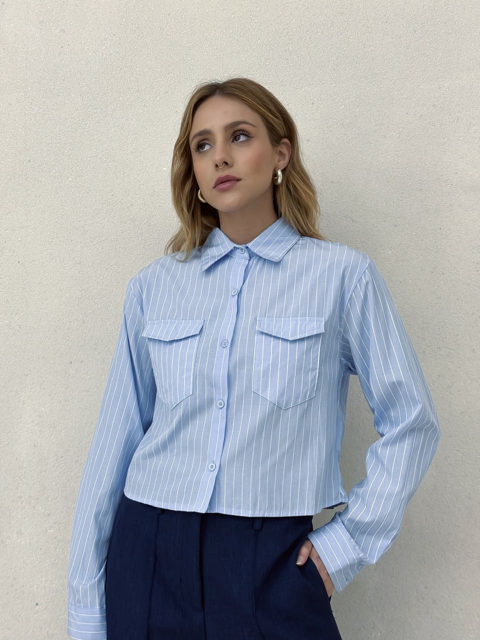 CAMISA CROPPED CLÉO AZUL