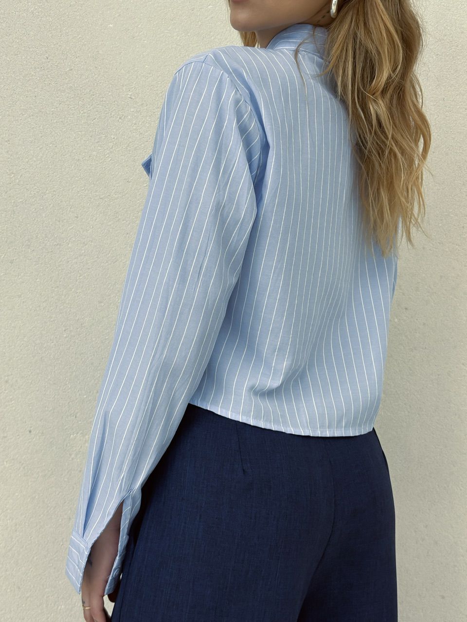 CAMISA CROPPED CLÉO AZUL